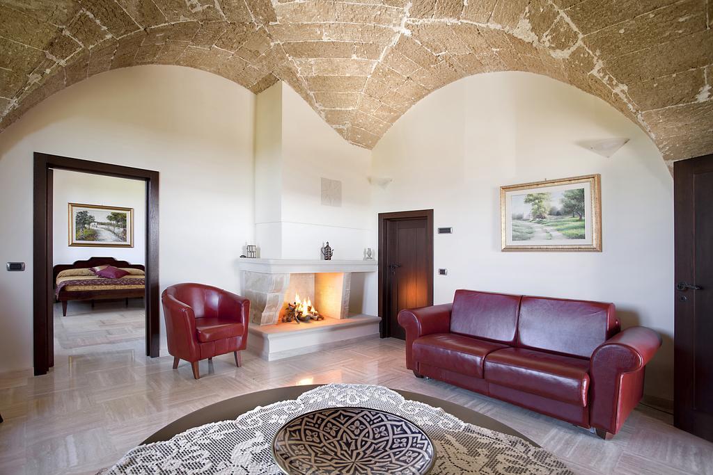 Amaregold Tenuta La Baronessa Resort トゥーリエ エクステリア 写真