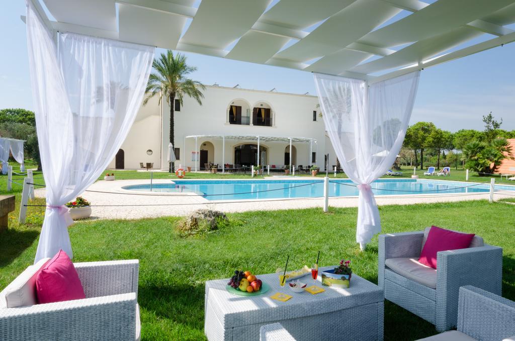 Amaregold Tenuta La Baronessa Resort トゥーリエ エクステリア 写真