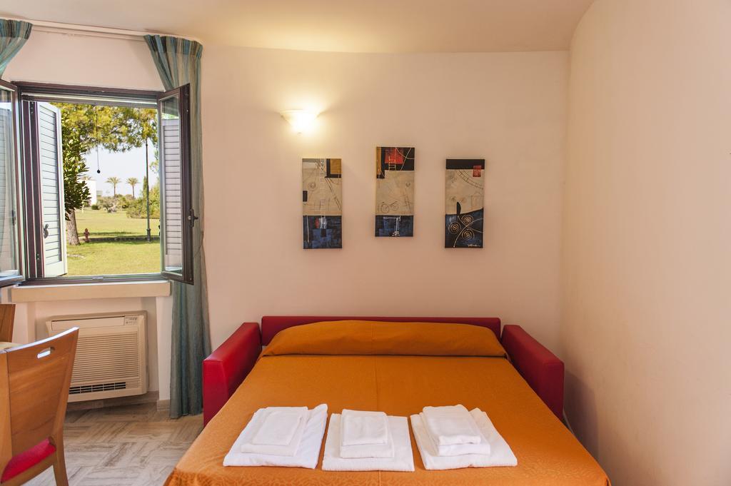Amaregold Tenuta La Baronessa Resort トゥーリエ エクステリア 写真