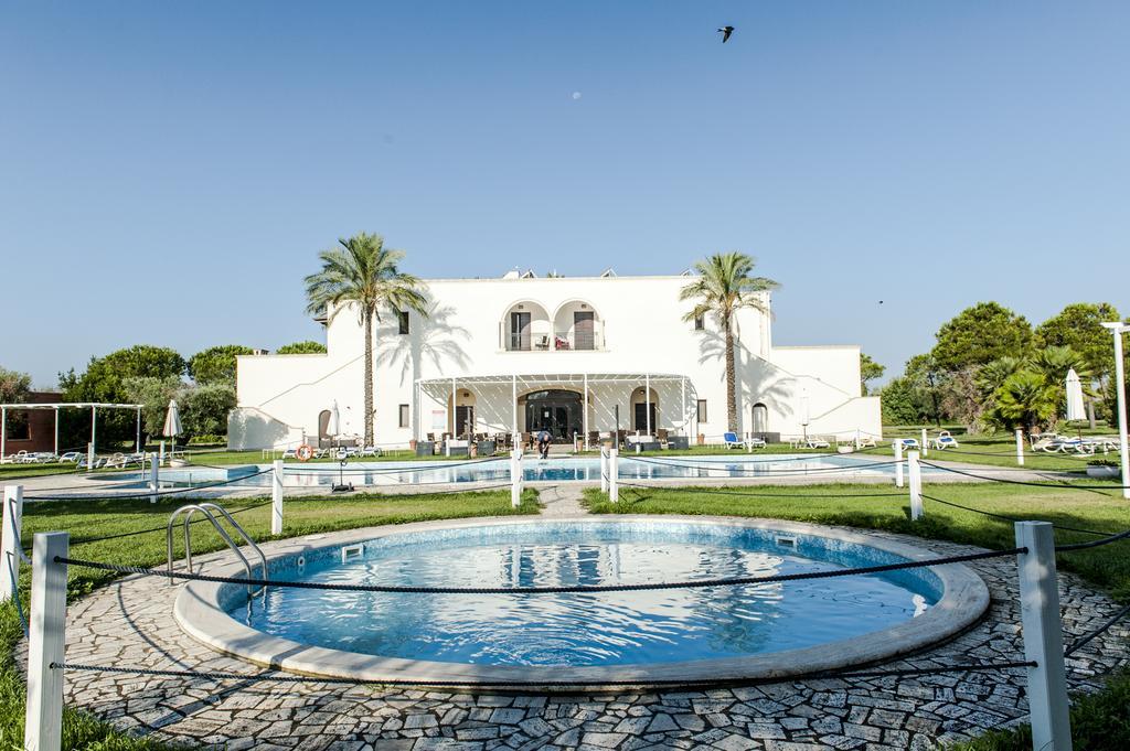 Amaregold Tenuta La Baronessa Resort トゥーリエ エクステリア 写真
